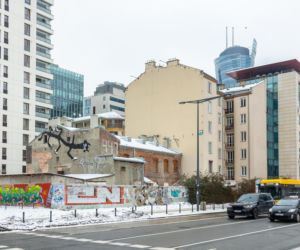 Polska Agencja Kosmiczna, a obok ruiny sprzed wojny. 100 lat historii przy jednej ulicy