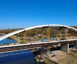 Nowa kładka połączy Poznań z Czerwonakiem. Otwarcie planowane jest pod koniec wakacji