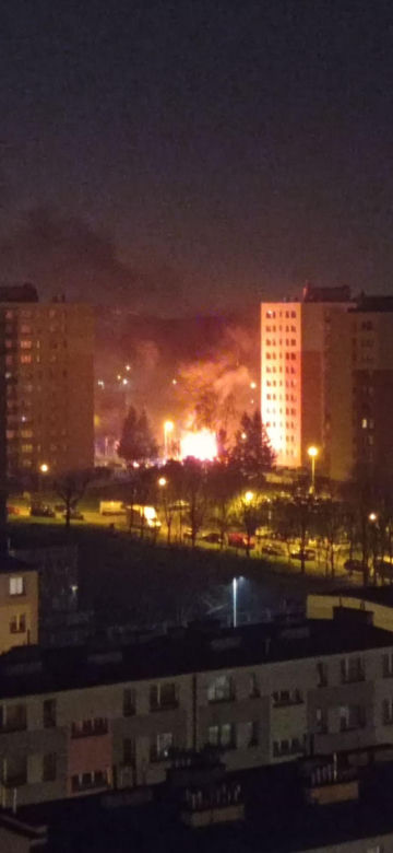 W Czeladzi grasował seryjny podpalacz. Spłonęło 11 wiat śmietnikowych. W sprawie zatrzymano 38-latka