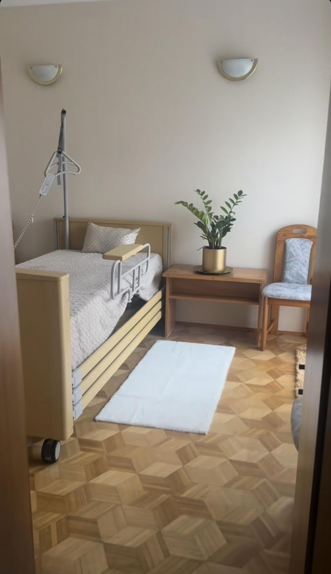 Doda urządziła rodzicom pokój na starość