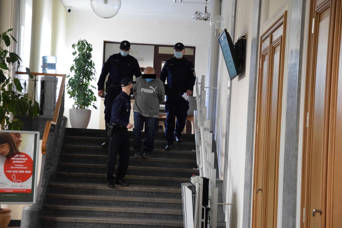 Podkarpackie. Ojciec przez lata gwałcił córkę [ZDJĘCIA]
