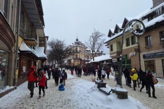 Ferie zimowe 2026 w górach? Zakopane tańsze niż Szczyrk. Alpy tylko dla zamożnych