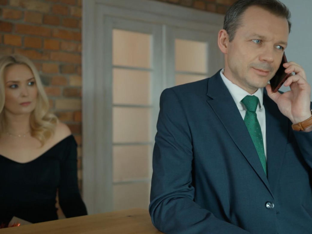 Barwy szczęścia, odcinek 3197: Bruno (Lesław Żurek), Karolina (Marta Dąbrowska) 