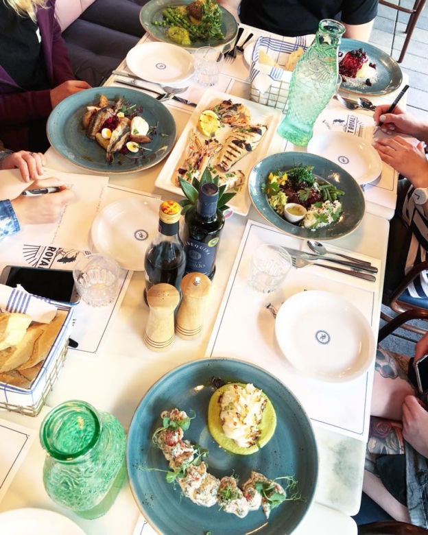 Zabierz mamę na kolację! Oto TOP 10 restauracji, które warto odwiedzić w Dzień Matki 2018 [GALERIA]