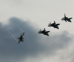 Polskie F-35 w powietrzu. Rajd Powitanie z Polską nad największymi miastami