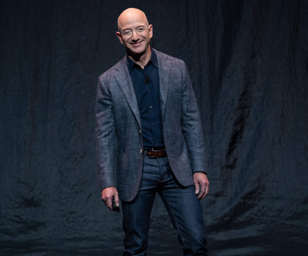 Bezos ma 204,6 miliardów dolarów