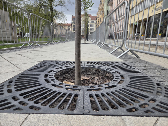 Nowe oblicze placu Wolności. Kwiaciarnie już zamontowane, koniec prac coraz bliżej