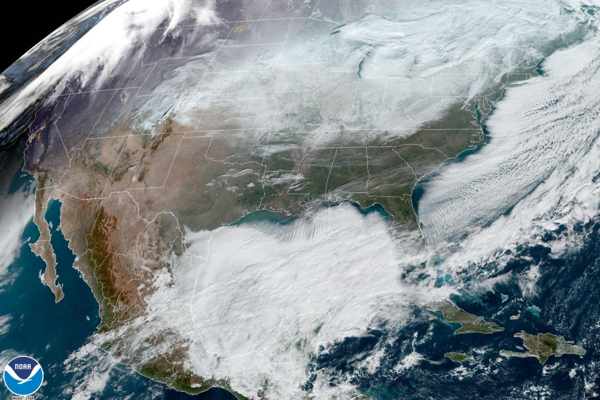 USA/22 ofiary śmiertelne potężnej burzy śnieżnej; 1,5 mln ludzi bez prądu
