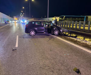 Poważny wypadek na S7, blokada drogi. Policja podała nowe informacje