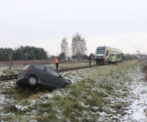 Wjechała pod pociąg i zginęła. Dwa dni później znak stop zignorowała 40-latka spod Sierpca! [ZDJĘCIA]