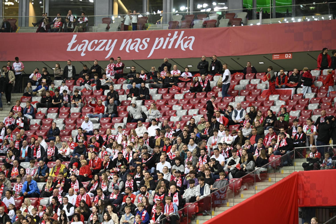 Pustki na trybunach na meczu Polska - Rumunia