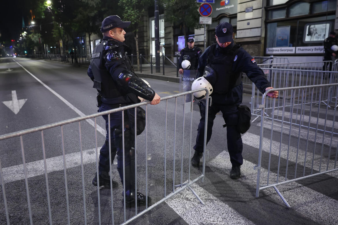 Głosowanie zakończone, ale emocje nie opadają. W Serbii policja szykuje się na demonstracje