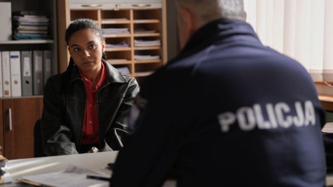 Na dobre i na złe odc. 995. Maria Malewicz (Sylwia Achu), policjant (Wojciech Billip)