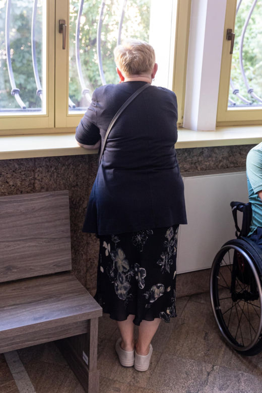 Podeszła do babci, przytuliła i dźgnęła ją nożem. Ruszył proces 19-letniej Antoniny