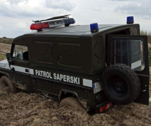  W Parszowie patrol saperski ugrzązł w błocie