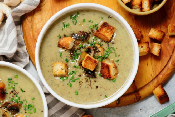 Zupa cebulowa 2.0. Kremowa, aromatyczna i idealna na chłodne dni