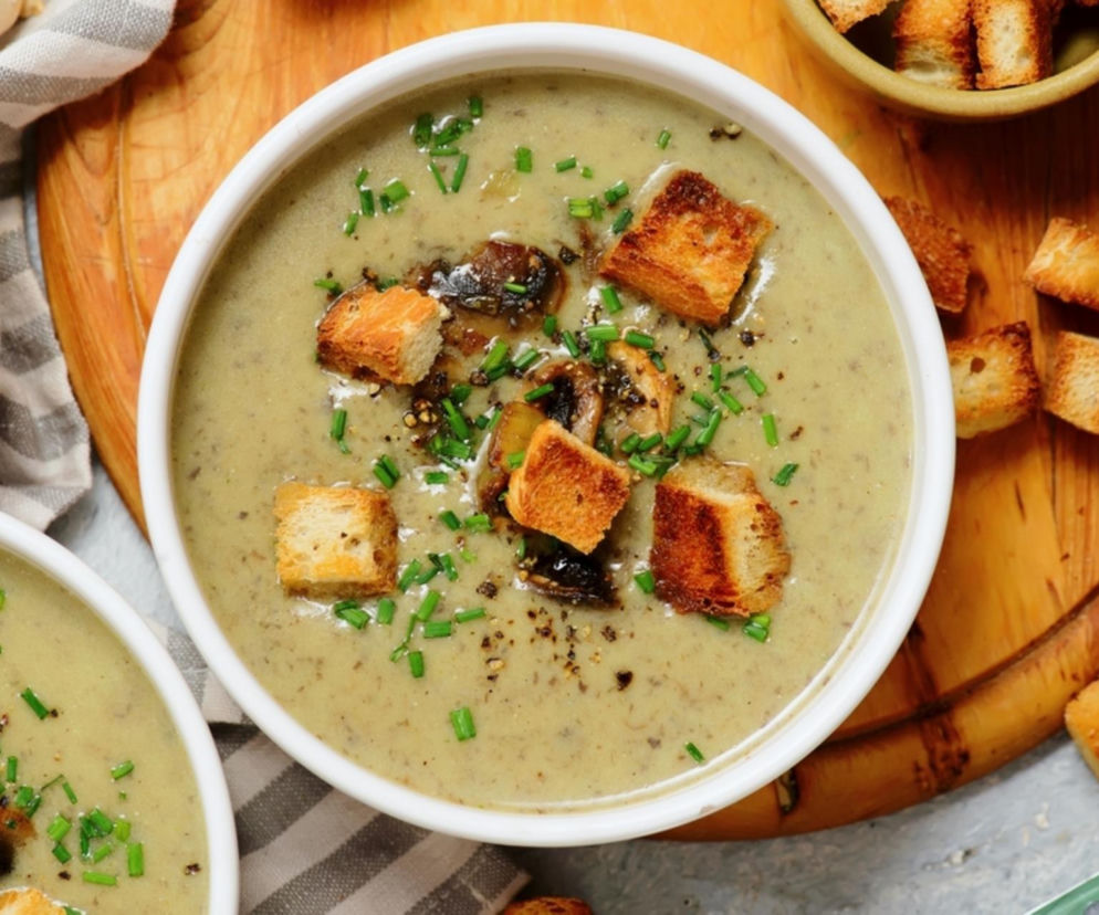 Zupa cebulowa 2.0. Kremowa, aromatyczna i idealna na chłodne dni