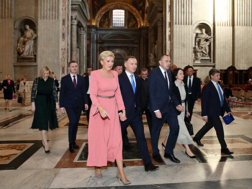 Agata Duda w wiosennych pastelach