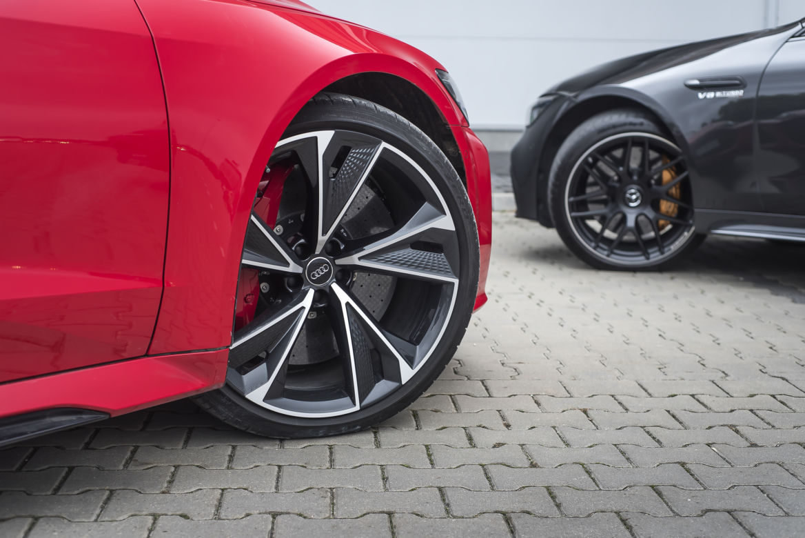 Audi RS7 Sportback 4.0 TFSI V8 vs. Mercedes-AMG GT 4-Door Coupe 63 S 4MATIC+