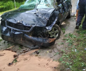 Ruch wahadłowy na Zgodnej w Starachowicach. Dachowało auto osobowe