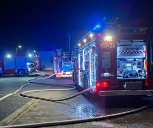 Ciężarówki płonęły jak pochodnie. Ogień przenosił się na kolejne samochody
