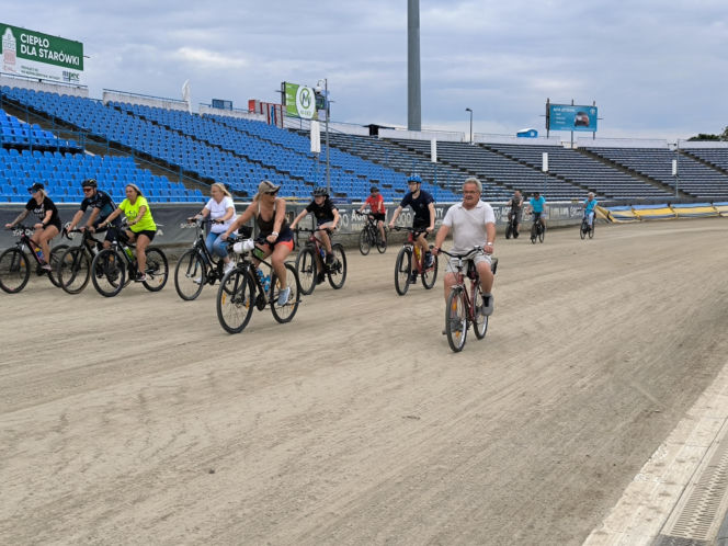 Rowerowa Stolica Polski - kręcili kilometry na stadionie w Lesznie
