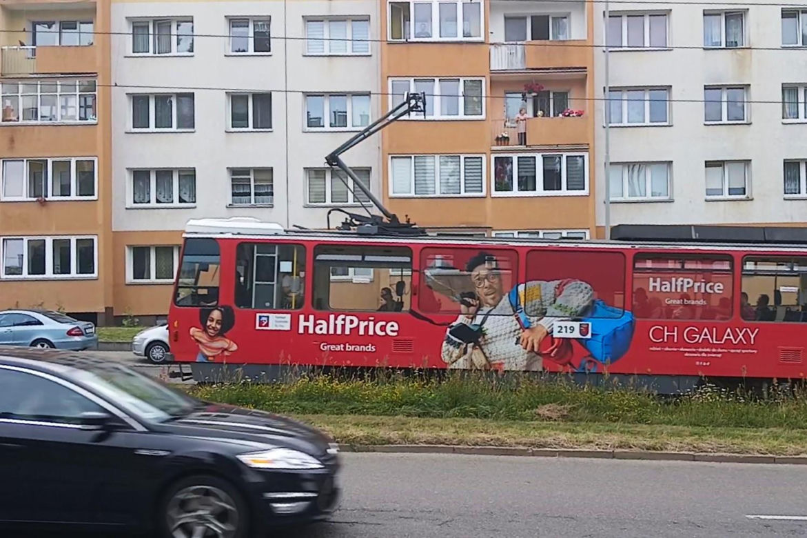 Al. Powstańców Wlkp. przed przebudową