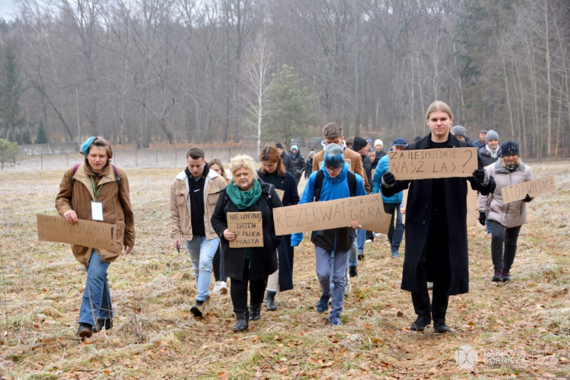 Protest mieszkańców przeciwko wycince drzew na Bukowej Górze