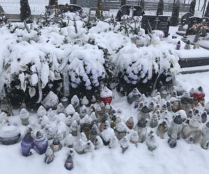 Groby zmarłych nastolatków w Nowej Białej