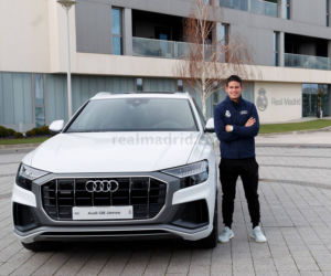 Piłkarze drużyny Real Madryt odebrali nowe samochody Audi