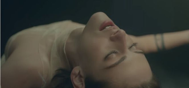 Piosenka z reklamy Chanel Gabrielle - Kristen Stewart prowokuje nago! 