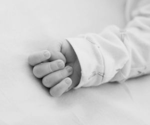 Zadźgali i zamrozili niemowlę?! Ze zwłokami mieszkali 3 lata. Ich 15-letnia córka jest w ciąży