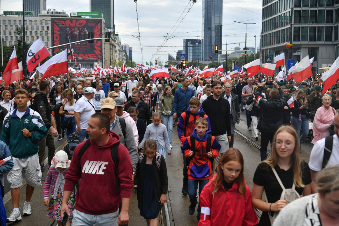 Zdjęcia z Marszu Powstania Warszawskiego