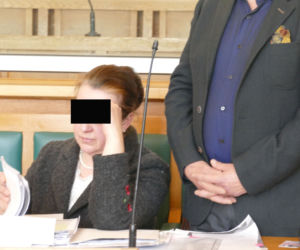 Proces małżeństwa oskarżonego w sprawie śmierci Bohdana Gadomskiego. Znany dziennikarz zmarł po otrzymaniu zbyt dużej dawki insuliny