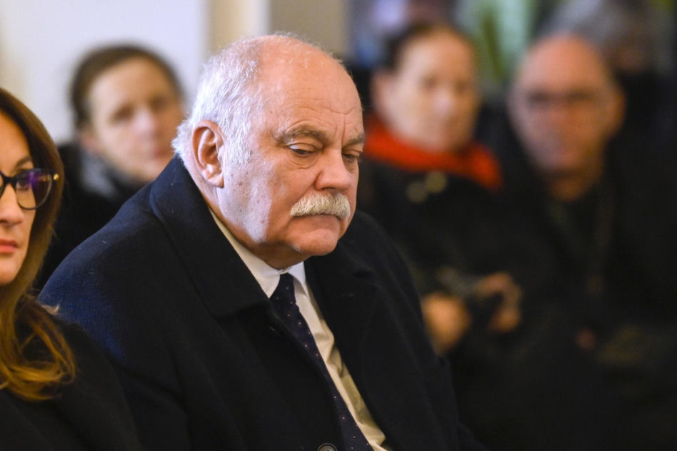 Znani żegnają Izabelę Cywińską. Zadumany Garlicki, smutny Grabowski i bardzo poważna Torbicka