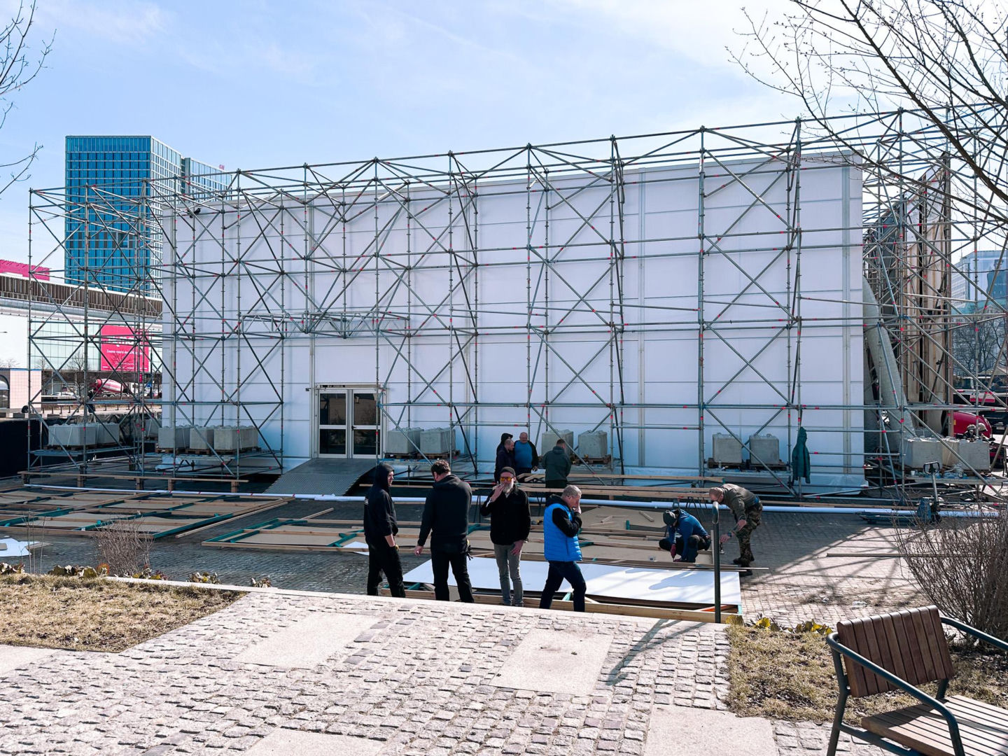 Unboxing Amazon - reklamowy pawilon na Placu Centralnym w Warszawie