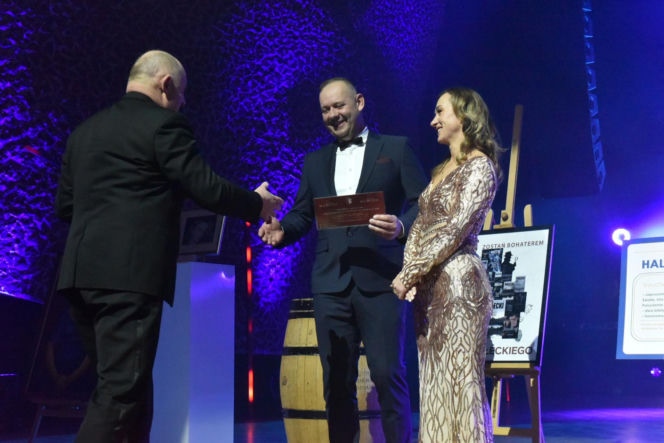 XIV Marszałkowski Bal Dobroczynny w CKK Jordanki. Koncert Kuby Badacha i licytacje