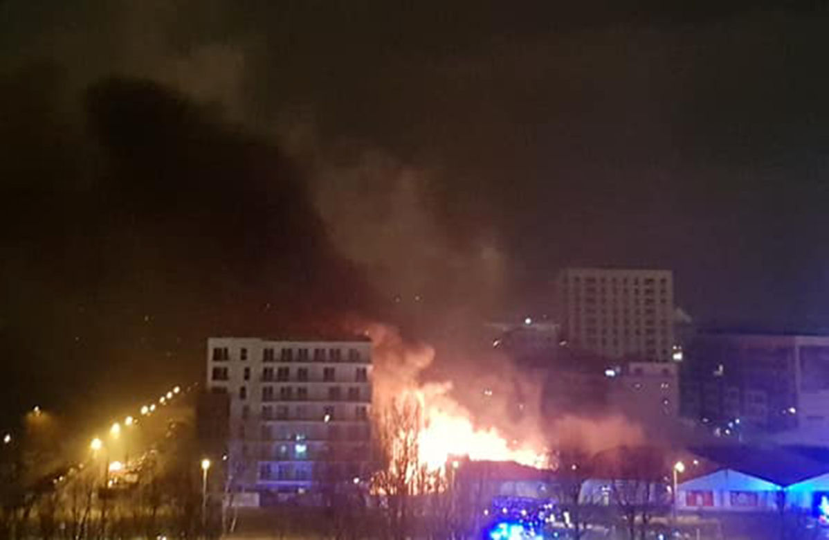 Gigantyczny pożar Lidla na Bielanach