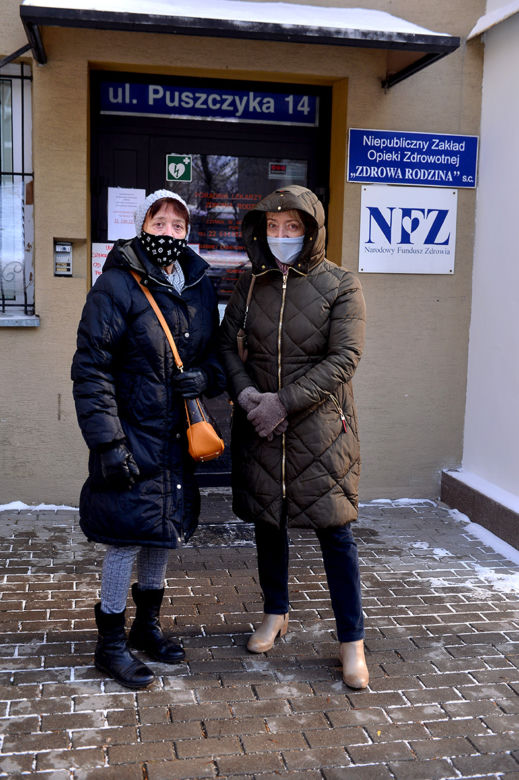 3 godziny na mrozie po szczepionkę