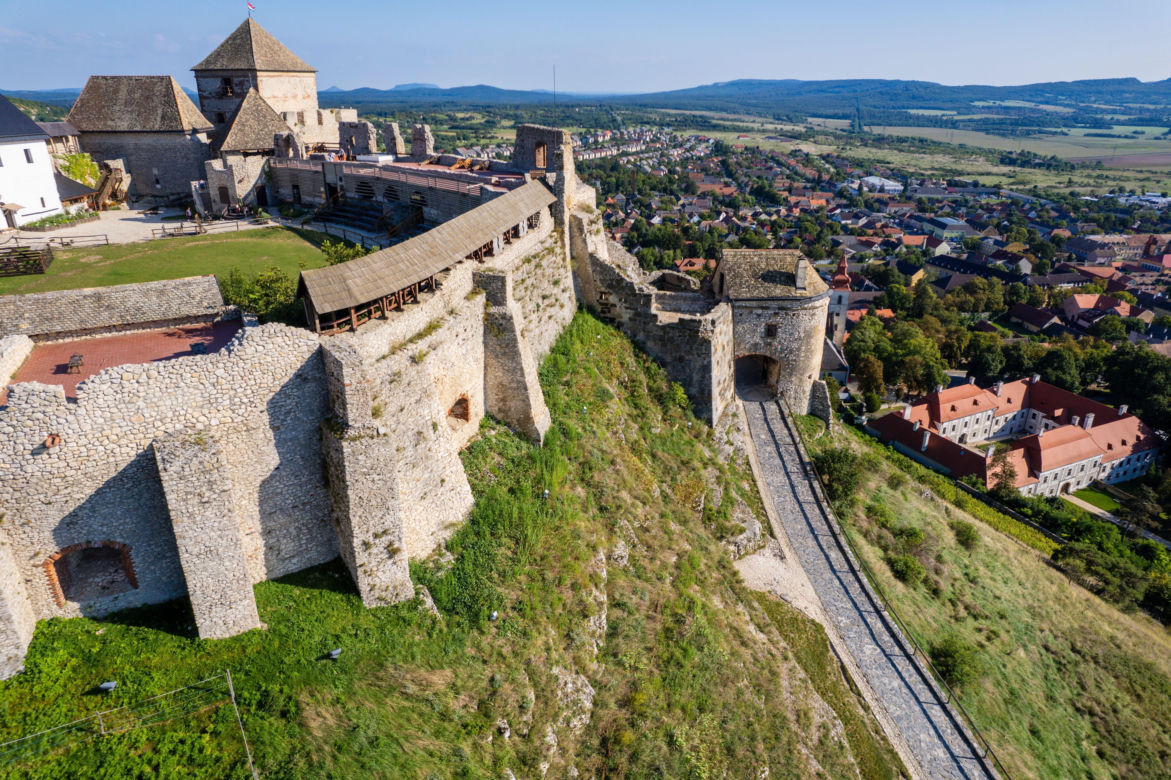 Balaton po wakacjach zyskuje drugie życie. Polacy coraz częściej odkrywają węgierskie morze