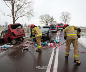 Knyszyn. Zderzenie citroena z peugeotem. Ranne trzy osoby [ZDJĘCIA]