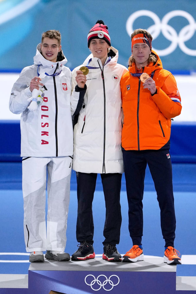 Semirunniy z dziewczyną