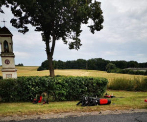 Bochlin. Potworny wypadek na DK nr 91! Nie żyje motocyklista, który uderzył w ciągnik [ZDJĘCIA]