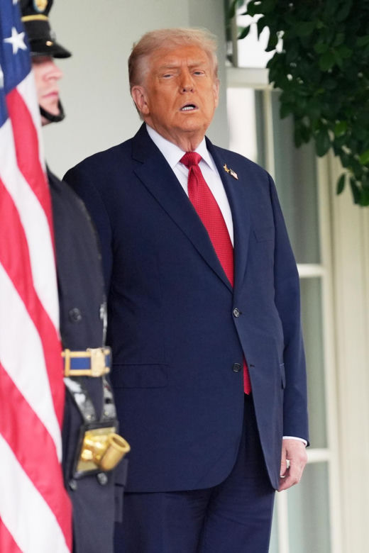 Trump przysnął na oficjalnym spotkaniu! "Jest stary i coraz bardziej to widać"