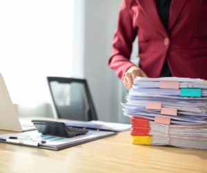 Tyle można zarobić w stołecznym ratuszu. Niektórzy mają wypłatę wyższą niż Trzaskowski!