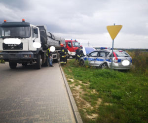 Wypadek z radiowozem w Lisim Ogonie [ZDJĘCIA]
