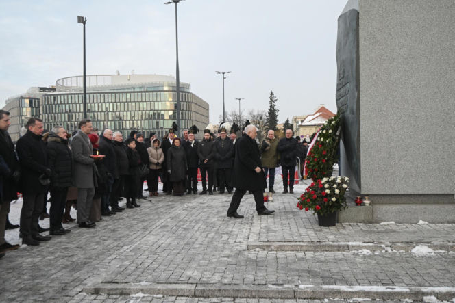 Jarosław Kaczyński na obchodach miesięcznicy smoleńskiej