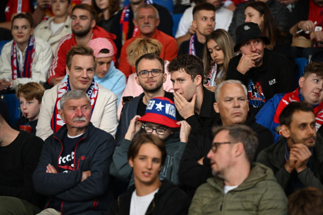 Tak kibice Wisły Kraków bawili się na trybunach. Znajdź się na zdjęciach