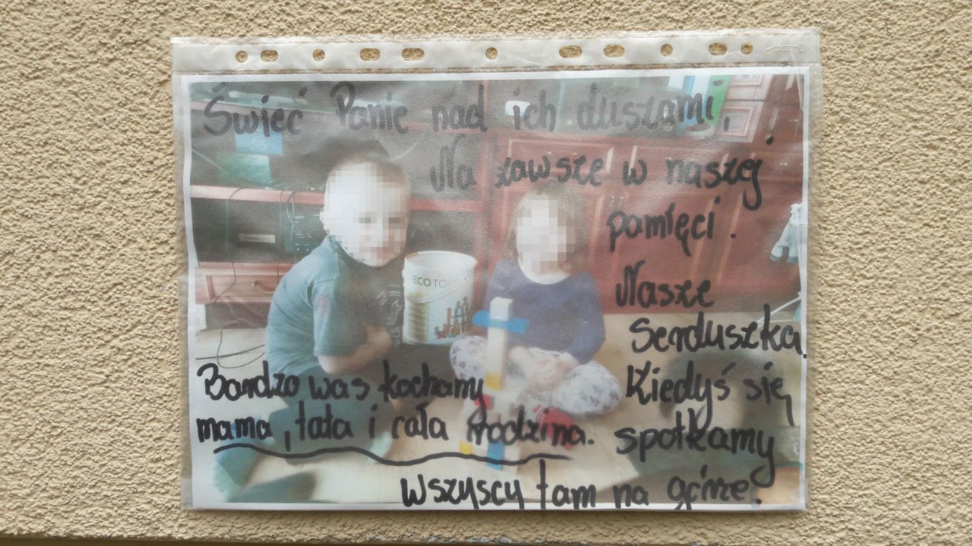 Wypadek dzieci wypadły z 9 piętra