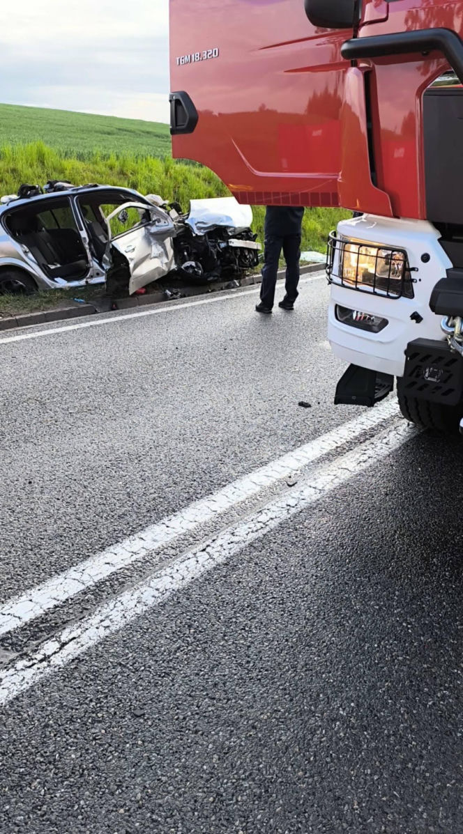 Dwie osoby zginęły w tragicznym wypadku! Droga krajowa zablokowana